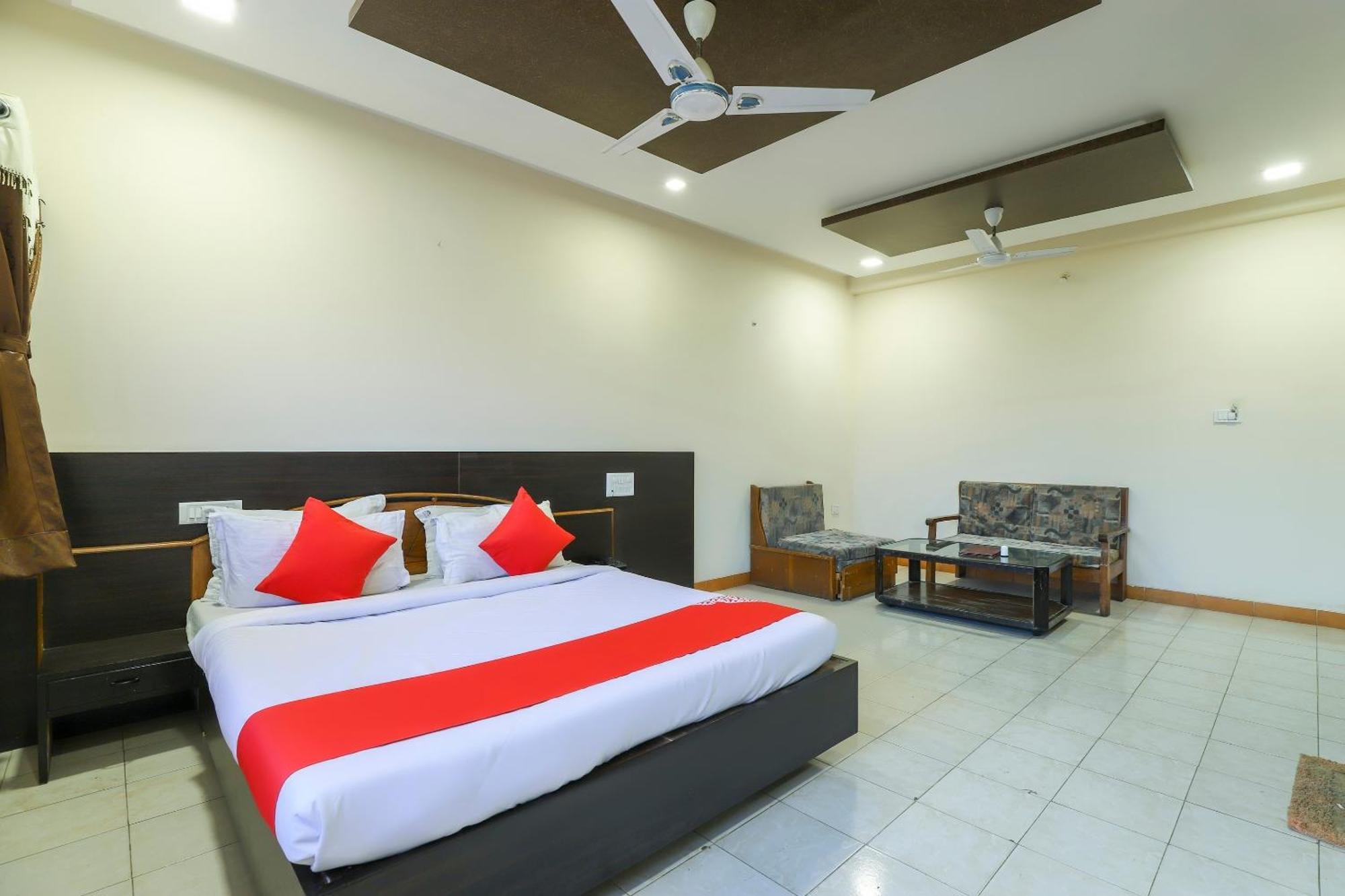 Palette Bhimpore Daman Marwad Exterior photo
